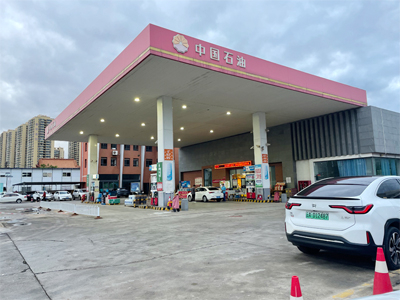 用户案例,镭鹰S90旗舰型洗车机在云南省昆明市中石油加油站安装完成交付使用