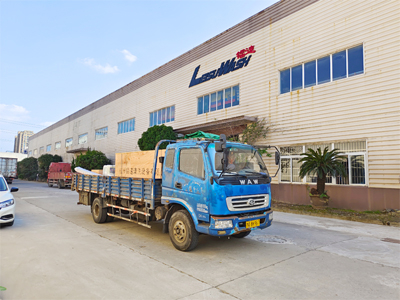 发货现场,镭鹰S90旗舰型洗车机发往山西省忻州市道众信洗车