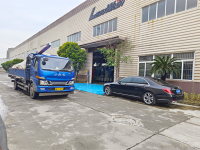 发货现场,LEISUWASH S90旗舰型洗车机发往山东省淄博市