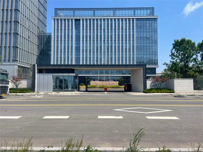LEISUWASH S90旗舰型洗车机在山东省济南市疾病预防控制中心安装完成交付使用