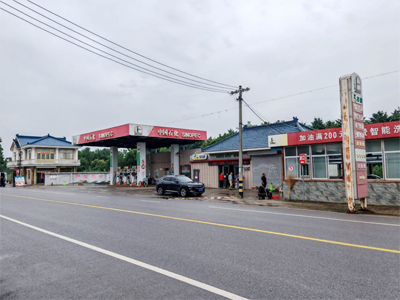 LEISUWASH S90旗舰型洗车机在江苏省盐城市东台市新南加油站安装完成交付使用