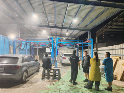 两台LEISUWASH 360炫彩型洗车机在中国台湾省安装完成交付使用