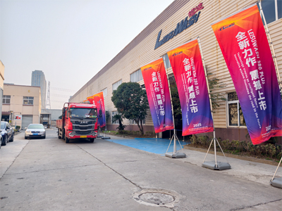 海外发货现场，LEISUWASH S90旗舰型高压无接触洗车机发往俄罗斯沃罗涅日