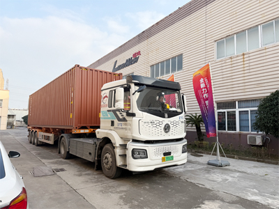 海外发货现场,三台LEISUWASH 360卓越型高压无接触洗车机发往法国图卢兹