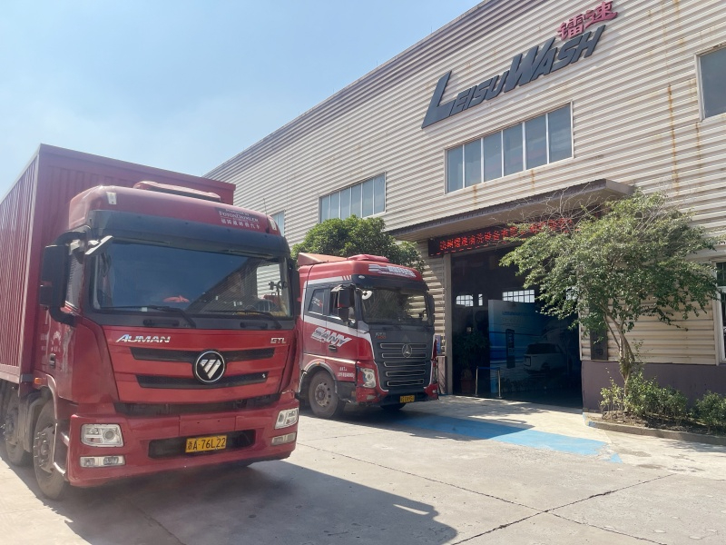 出海捷报｜LEISUWASH 380 PLUS 无接触智能洗车机整装发往保加利亚，深化东欧汽服市场布局