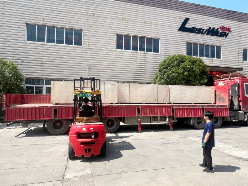 出海捷报｜一台 LEISUWASH 370 PLUS+2 台 S90 智能洗车机发往俄罗斯雅罗斯拉夫尔，深耕东欧市场