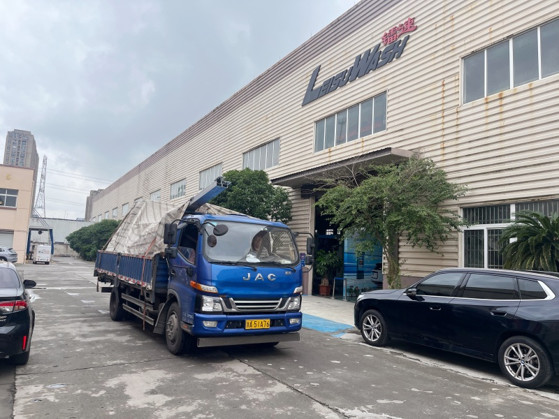 同城智洗启运｜LEISUWASH S90 全自动无接触洗车机整装发往杭州余杭双龙加油站